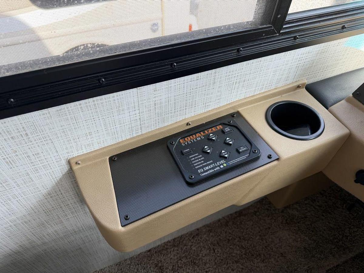 Used 2020 Newmar Bay Star Sport 3008