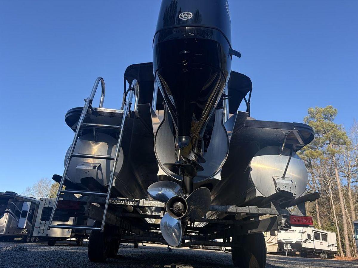 Used 2022 Avalon 2785 EL