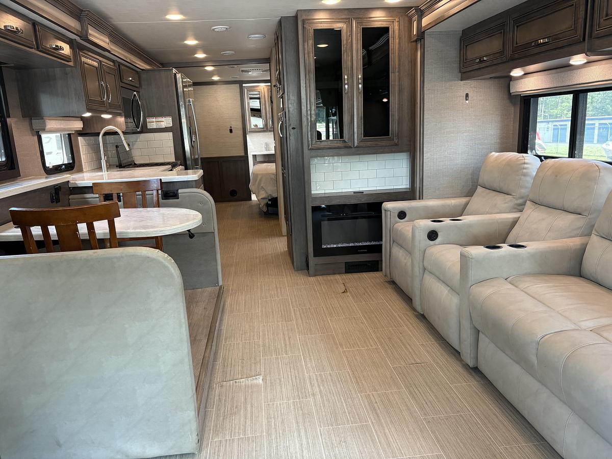 Used 2023 Entegra Vision XL  36C