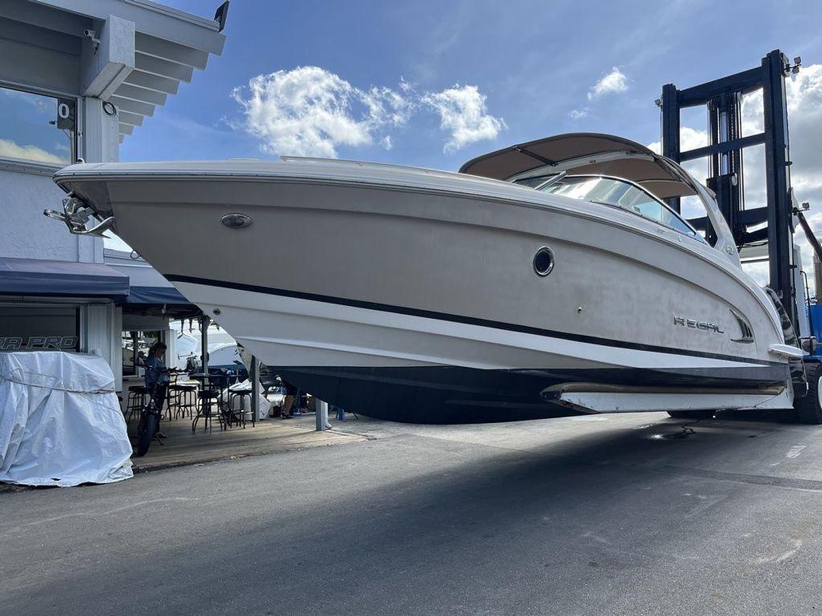 Used 2014 Regal 3200