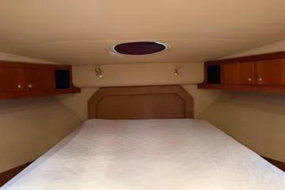 Used 2003 Cruisers Yachts  405 Express Motoryacht