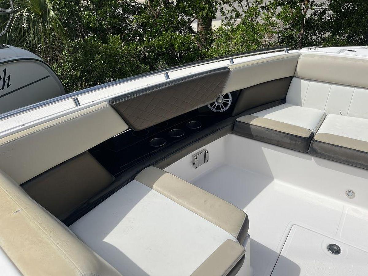 Used 2014 Regal 3200