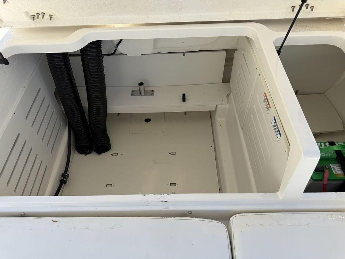 Used 2021 Bayliner DX2000