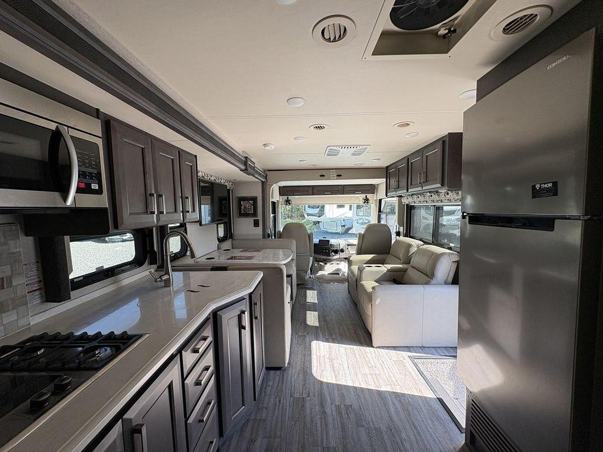Used 2023 Thor Motor Coach Miramar 34.6