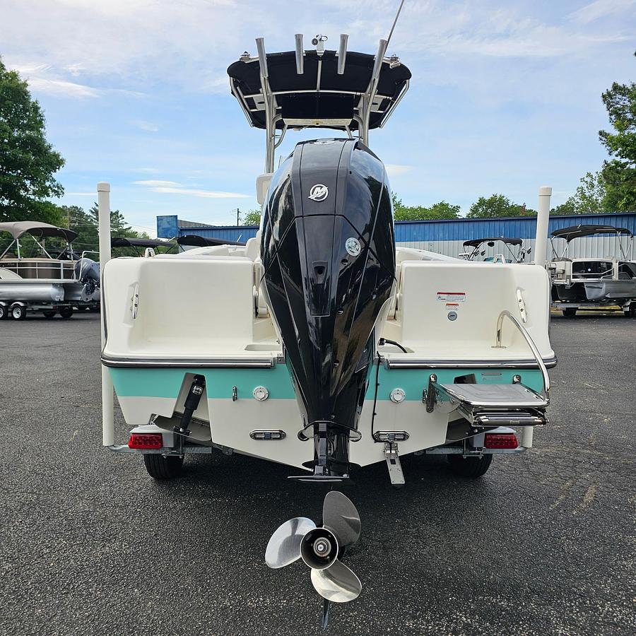 Used 2022 Mako Marine 214 CC