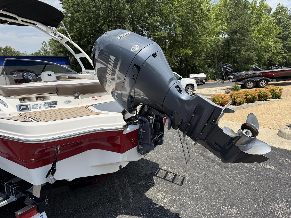 Used 2019 Chaparral H20 21