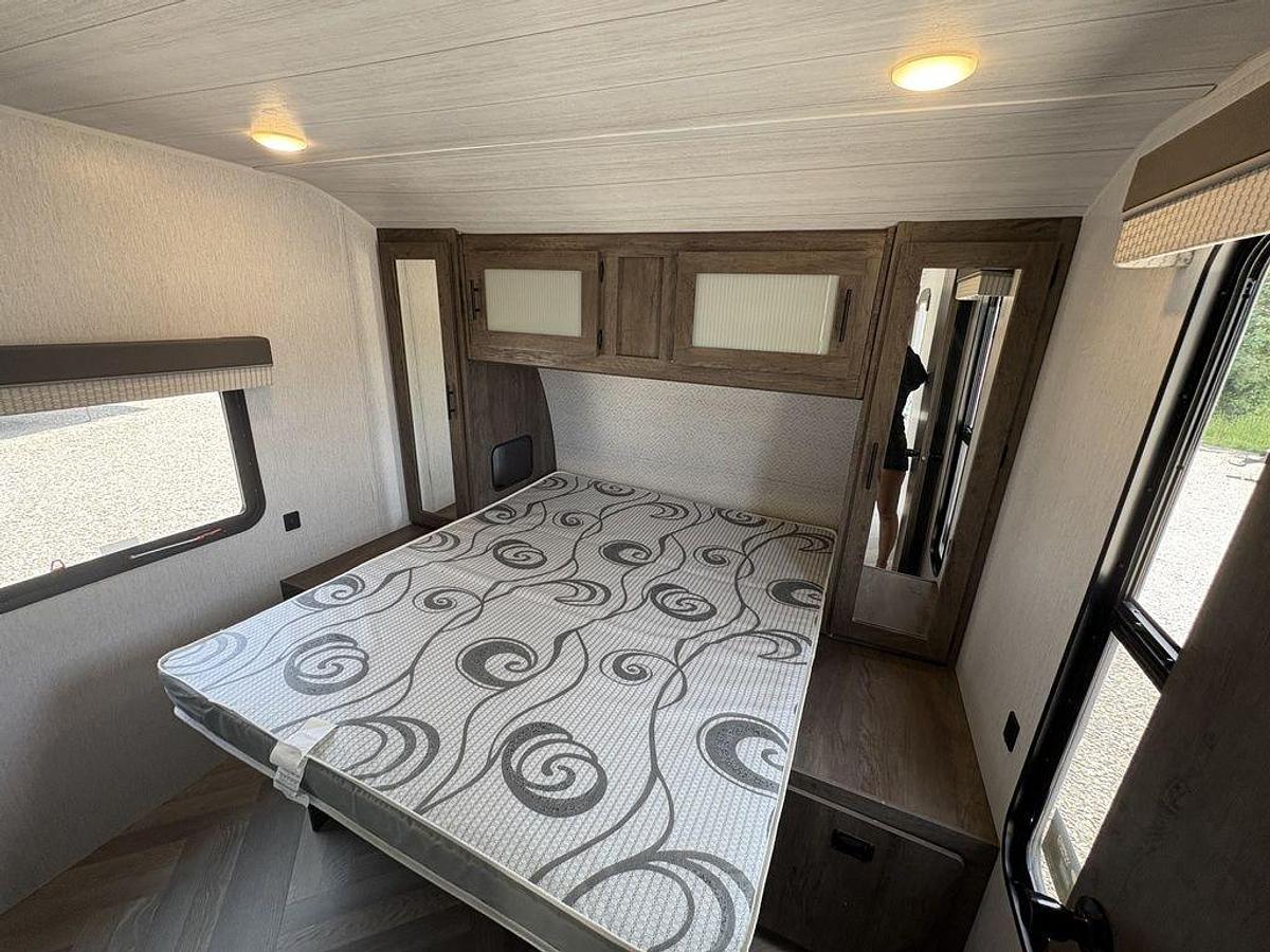 Used 2022 Forest River Wildwood Midwest 27RK
