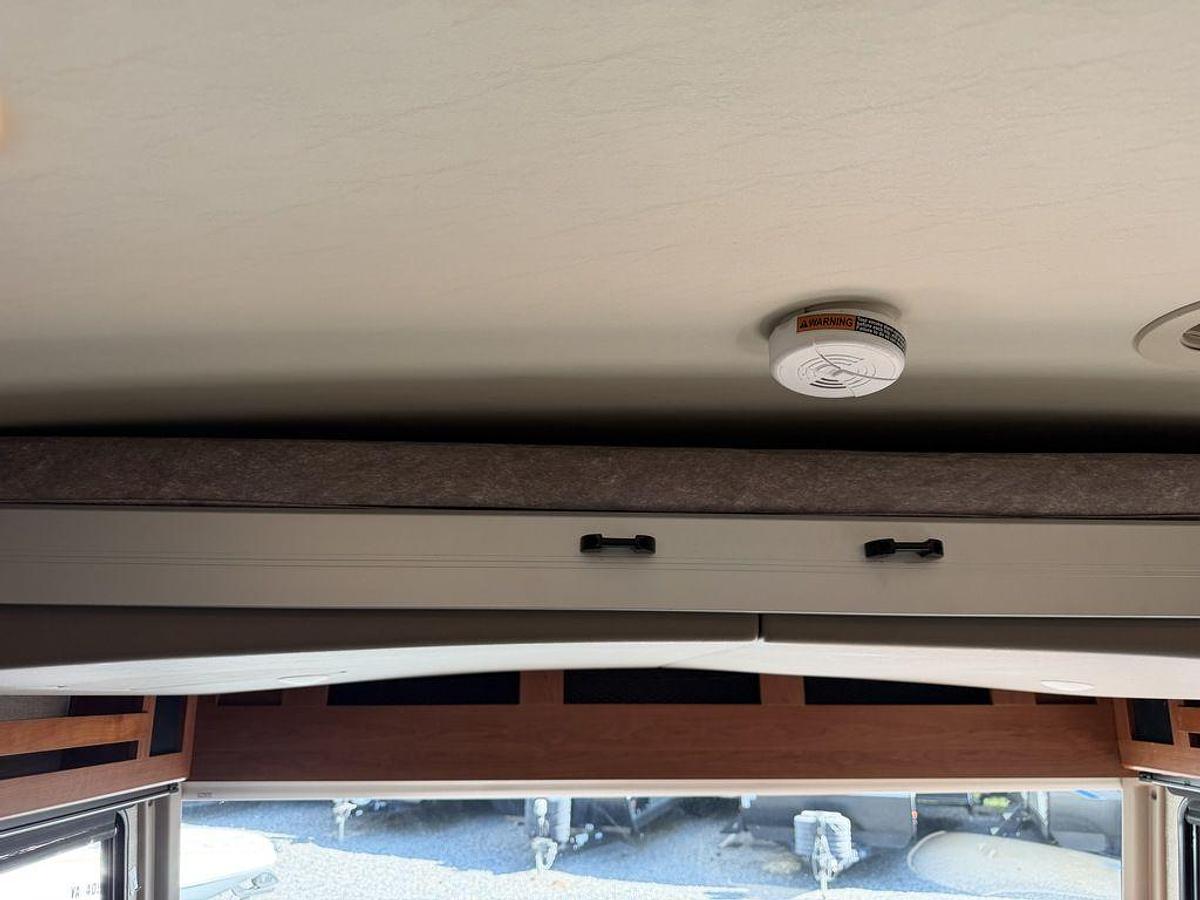Used 2018 Winnebago Vista 27PE