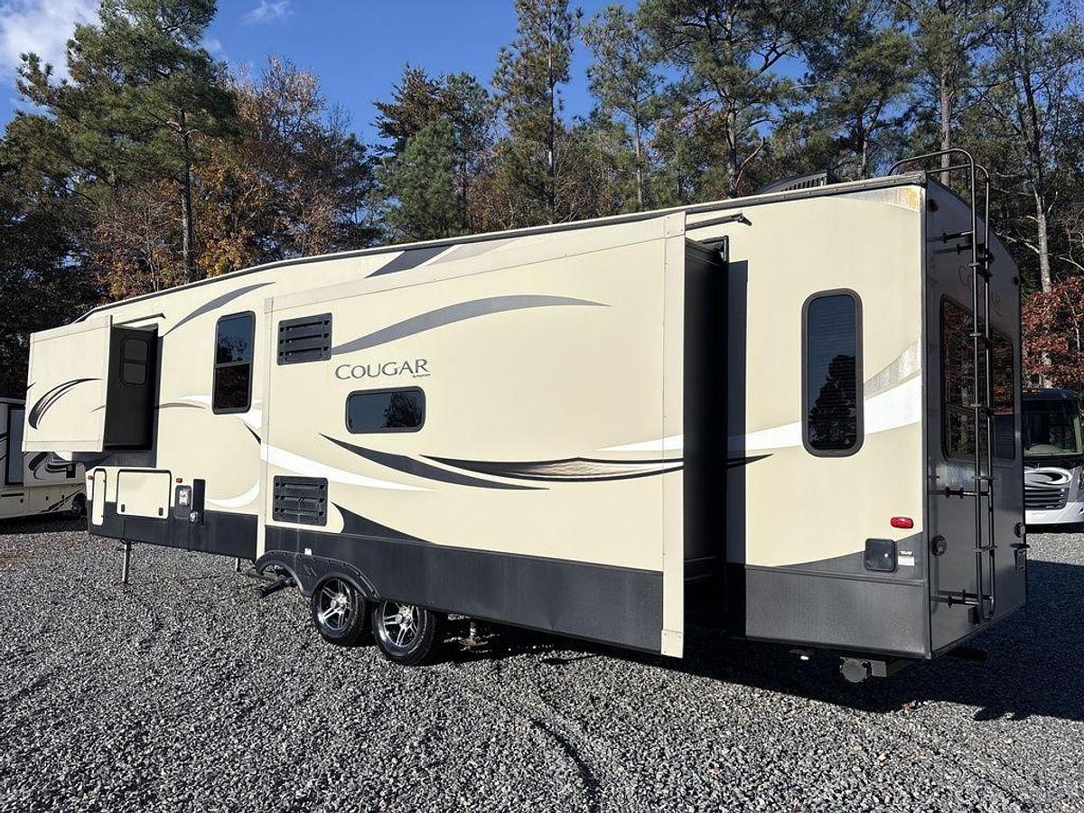 Used 2019 Keystone Cougar 361RLW