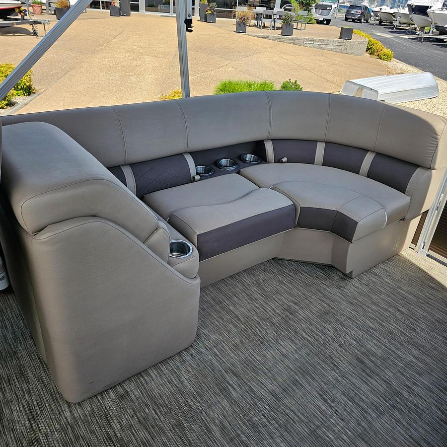Used 2020 Bennington 22 SXP