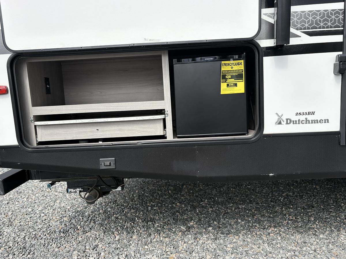 Used 2022 Dutchmen Coleman Light 2835BH