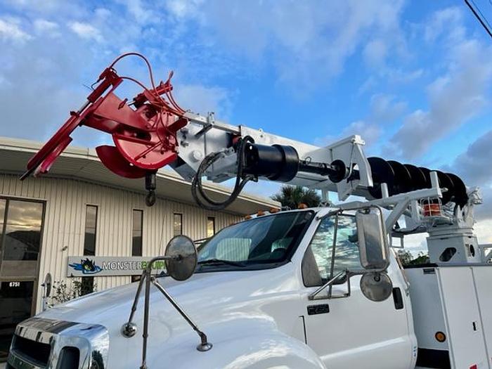 Used Terex Commander C4047 Digger Derrick on 2011 Ford F750 Reg Cab Utility Truck - 96762