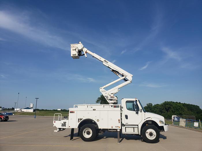 Used LOOK!! 2004 Freightliner FL70 w/ Altec TA37M Bucket Truck