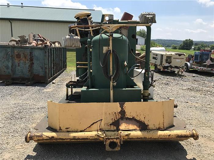 Used 2000 Ingersoll-Rand HR2 900 cfm / 350 psi Air Compressor
