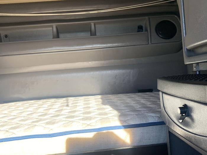 Used 2013 Kenworth T700