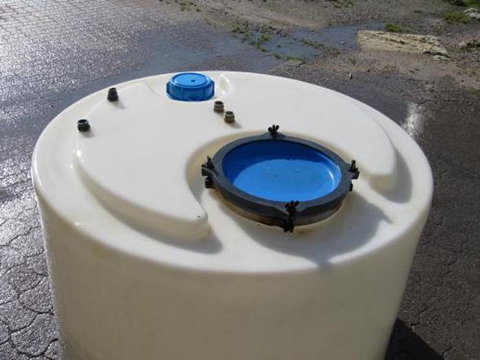 Brugt 1,5 m3 plast tanke