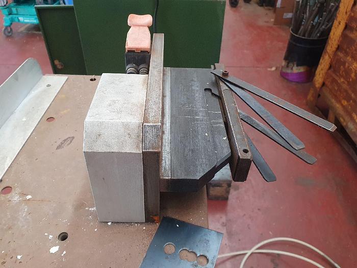 Usato Punzonatrice OEMME squadrette