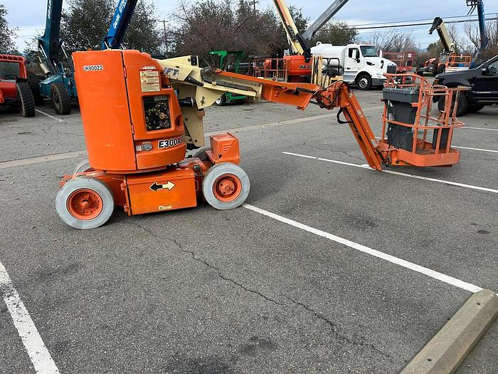 Used JLG E300AJP BOOMLIFT