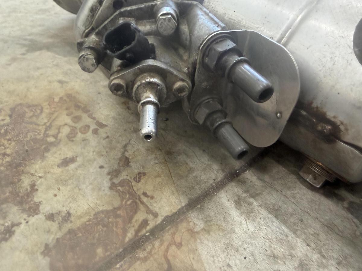Used 2017 JLG JLG 1001164404 , 1001164404S , 70030258 , 70030256 DOSER INJECTOR REACTOR