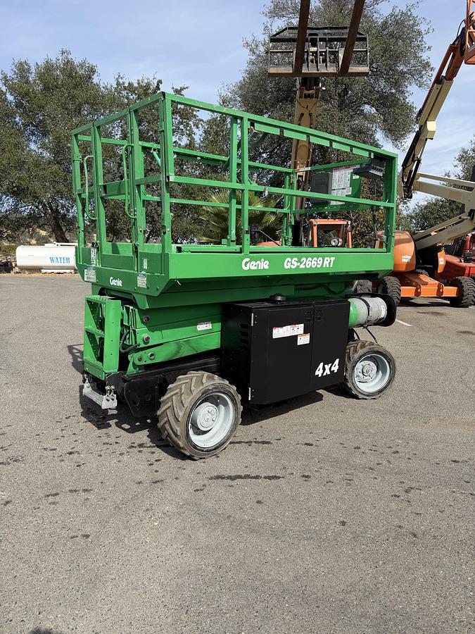 Used 2015 Genie GS-2669RT