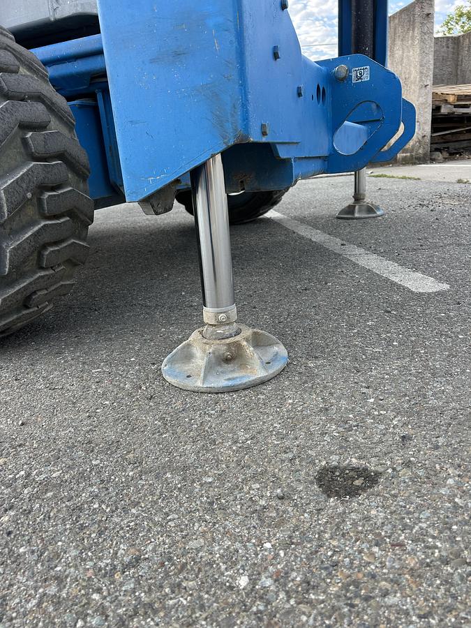 Used 2012 Genie GS-4390