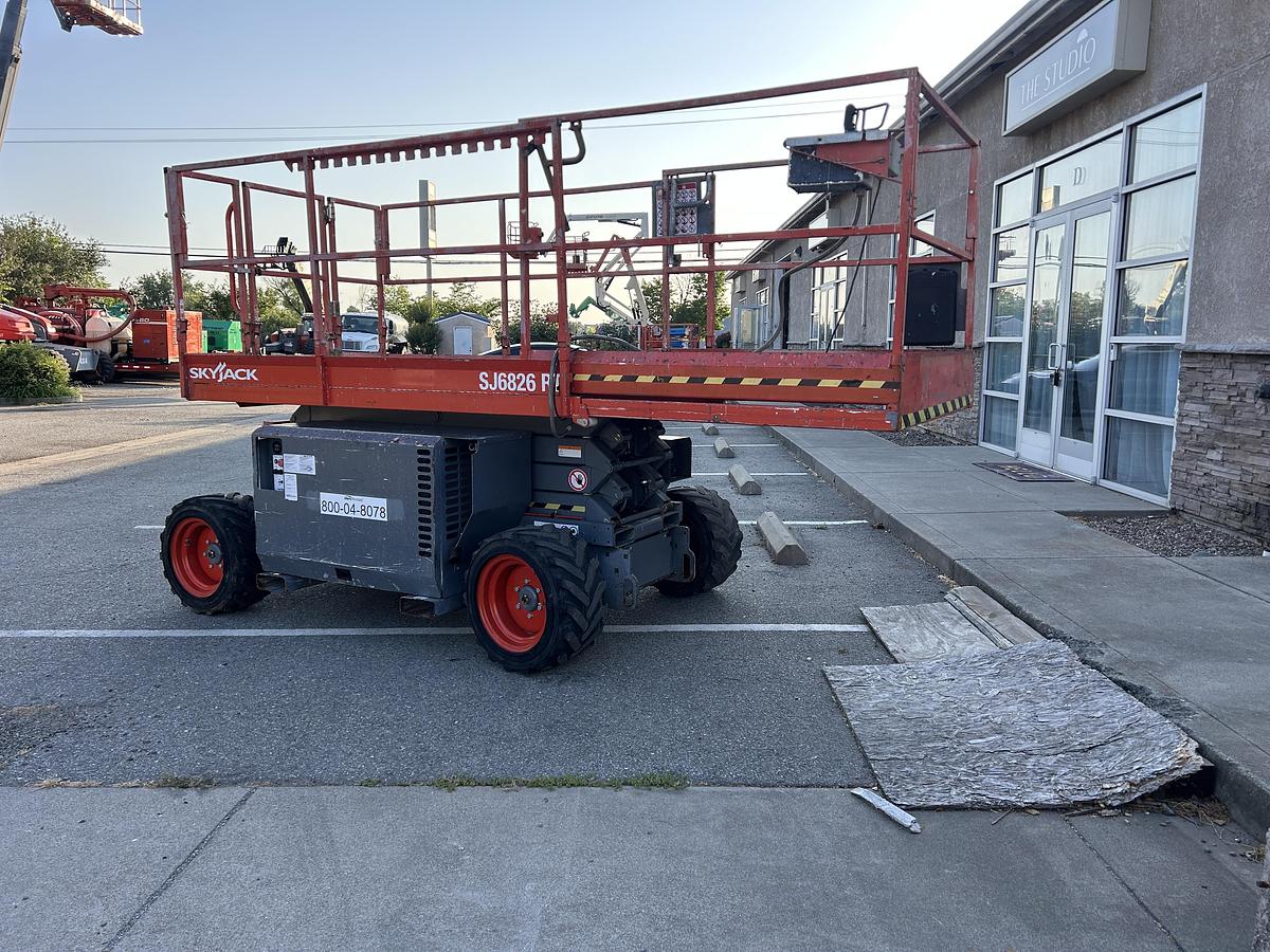 Used 2016 SKYJACK SJ6826RT