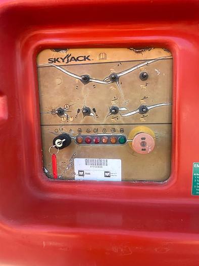 Used 2014 SKYJACK SJ66T