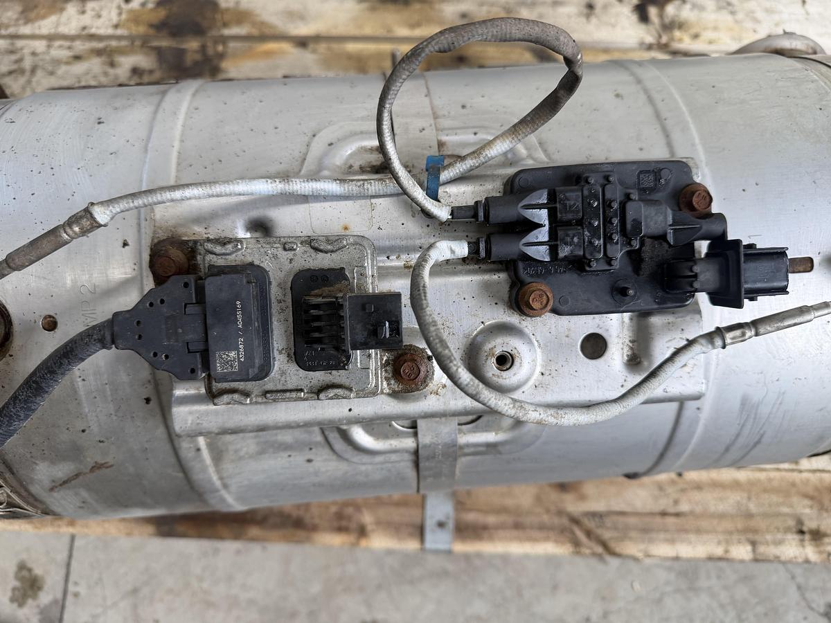 Used 2017 JLG 1001155261 , 1001155261S  DPF MUFFLER