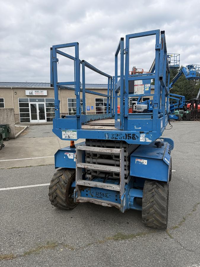 Used 2007 Genie GS 3268 RT