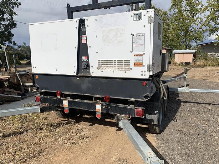 Used 16 LIGHT LARGE LIGHT TOWER