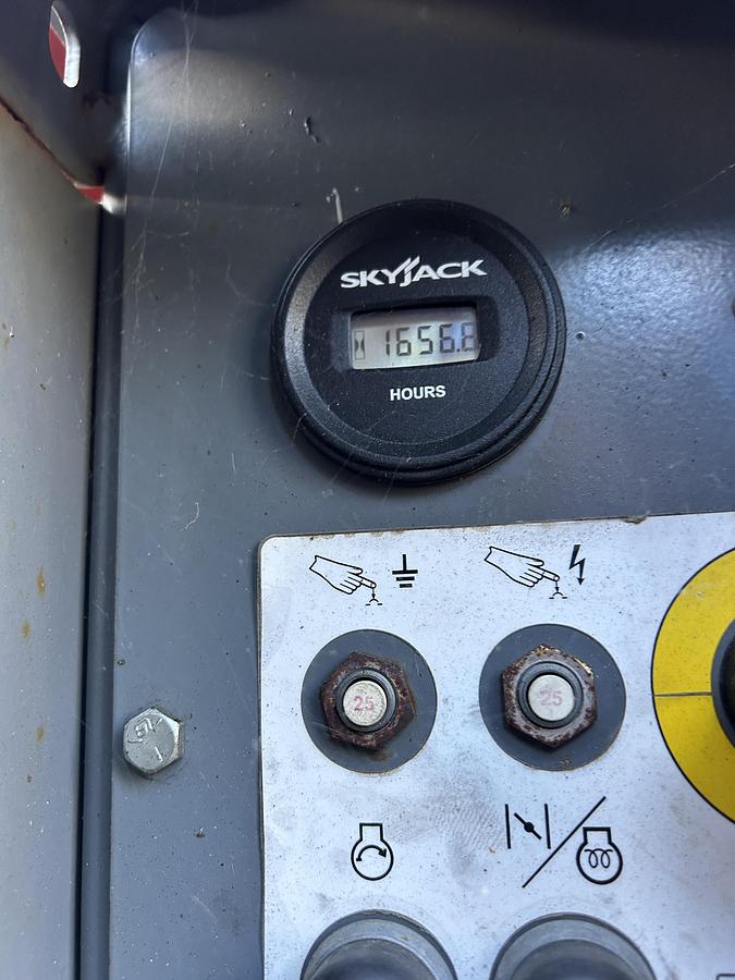 Used 2016 SKYJACK SJ6826RT