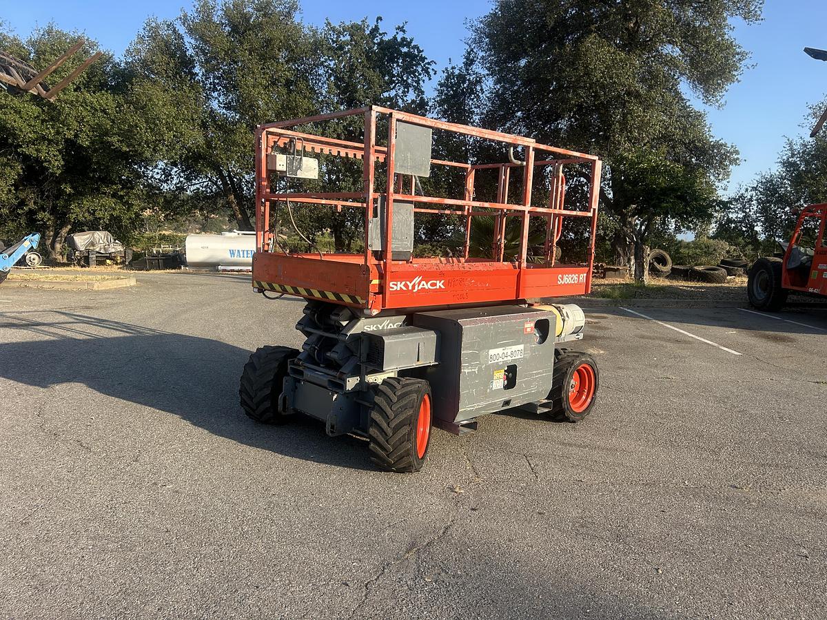 Used 2016 SKYJACK SJ6826RT