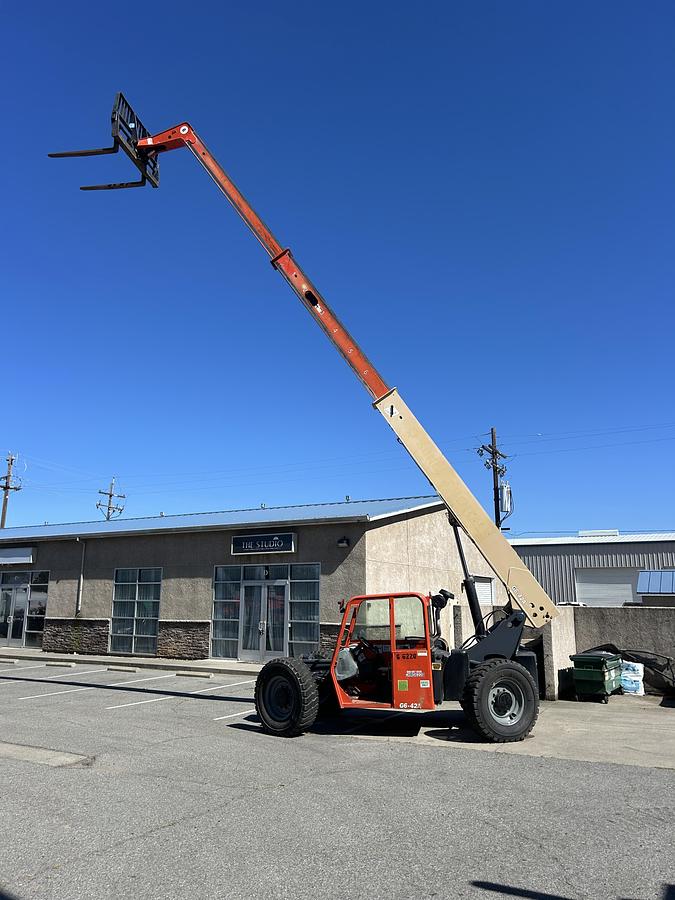 Used JLG GRADALL G6-42A
