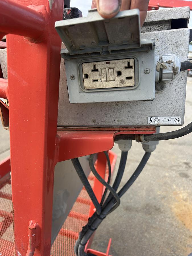 Used 2014 SKYJACK SJ66T