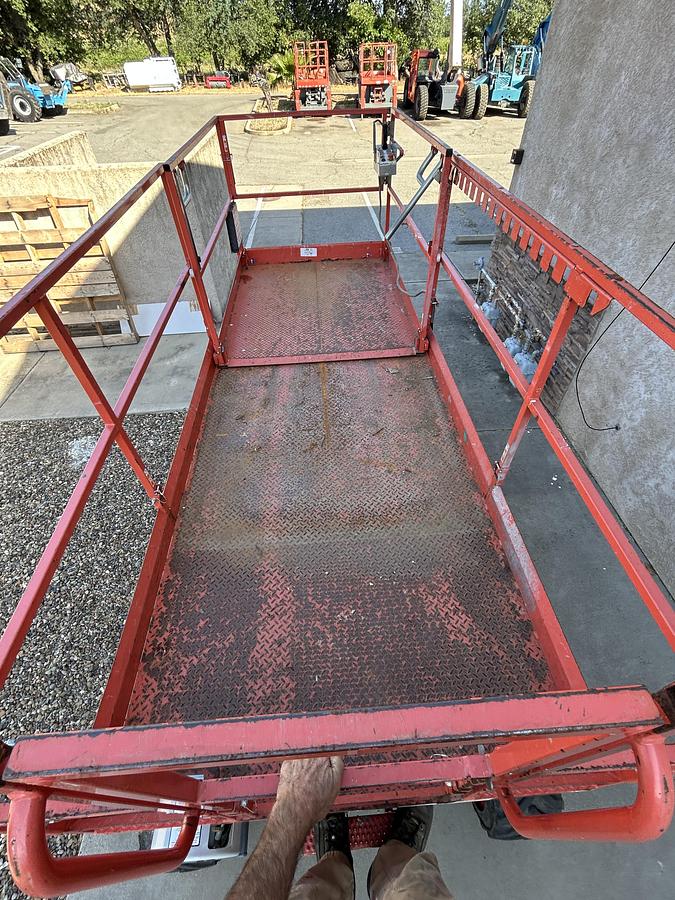 Used 2018 Skyjack SJ6826RT