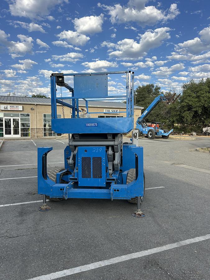 Used 2012 Genie GS-4390