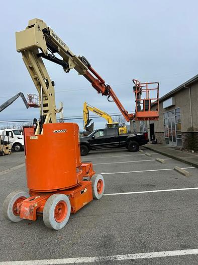 Used JLG E300AJP BOOMLIFT