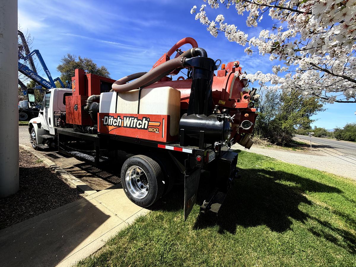 Used 2013 DITCH WITCH FXT-50