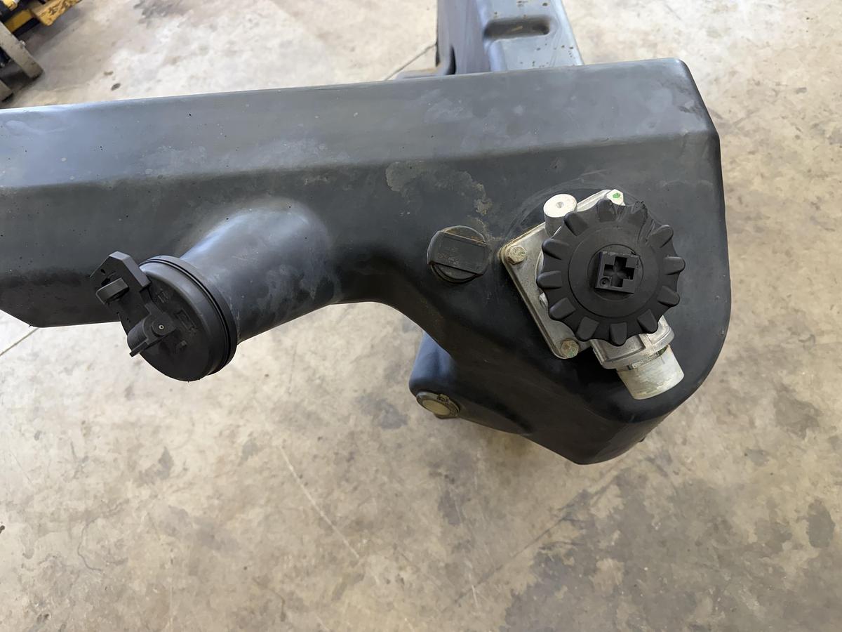 Used 2017 JLG 1001163067