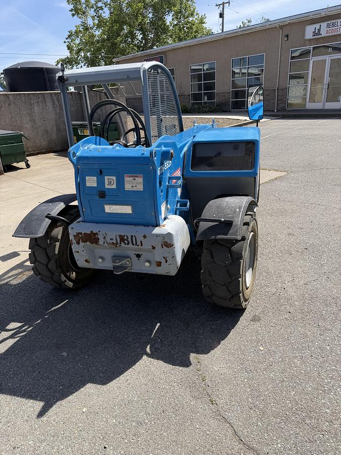 Used 2014 Genie GTH-5519