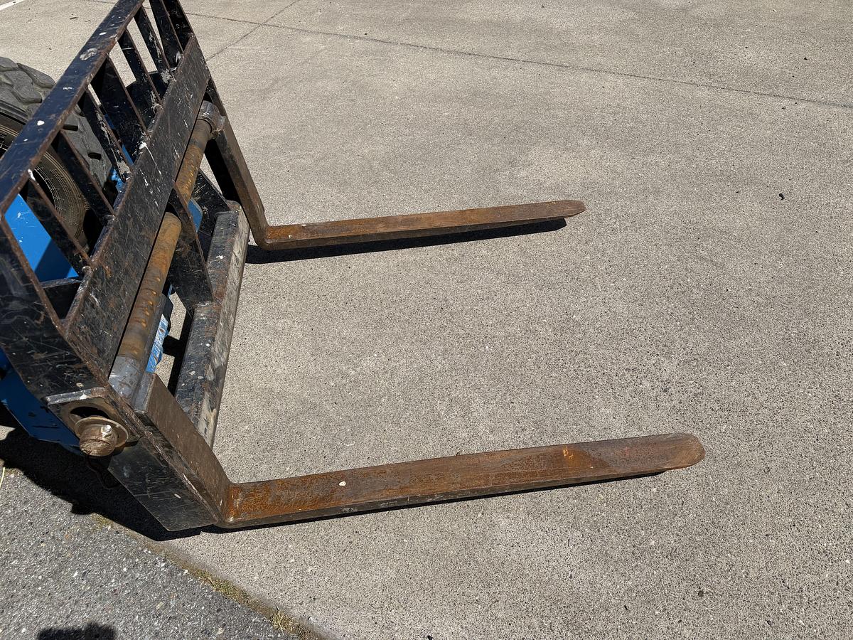 Used 2014 Genie GTH-5519