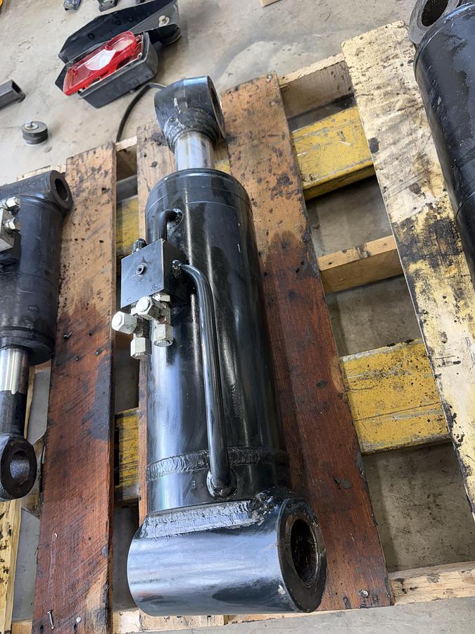 Used 2017 JLG 1001184453