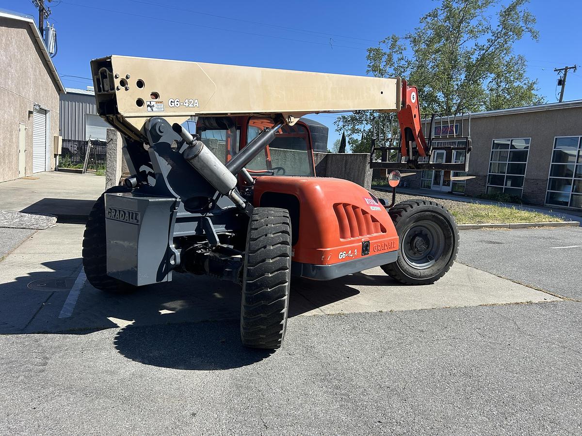 Used JLG GRADALL G6-42A
