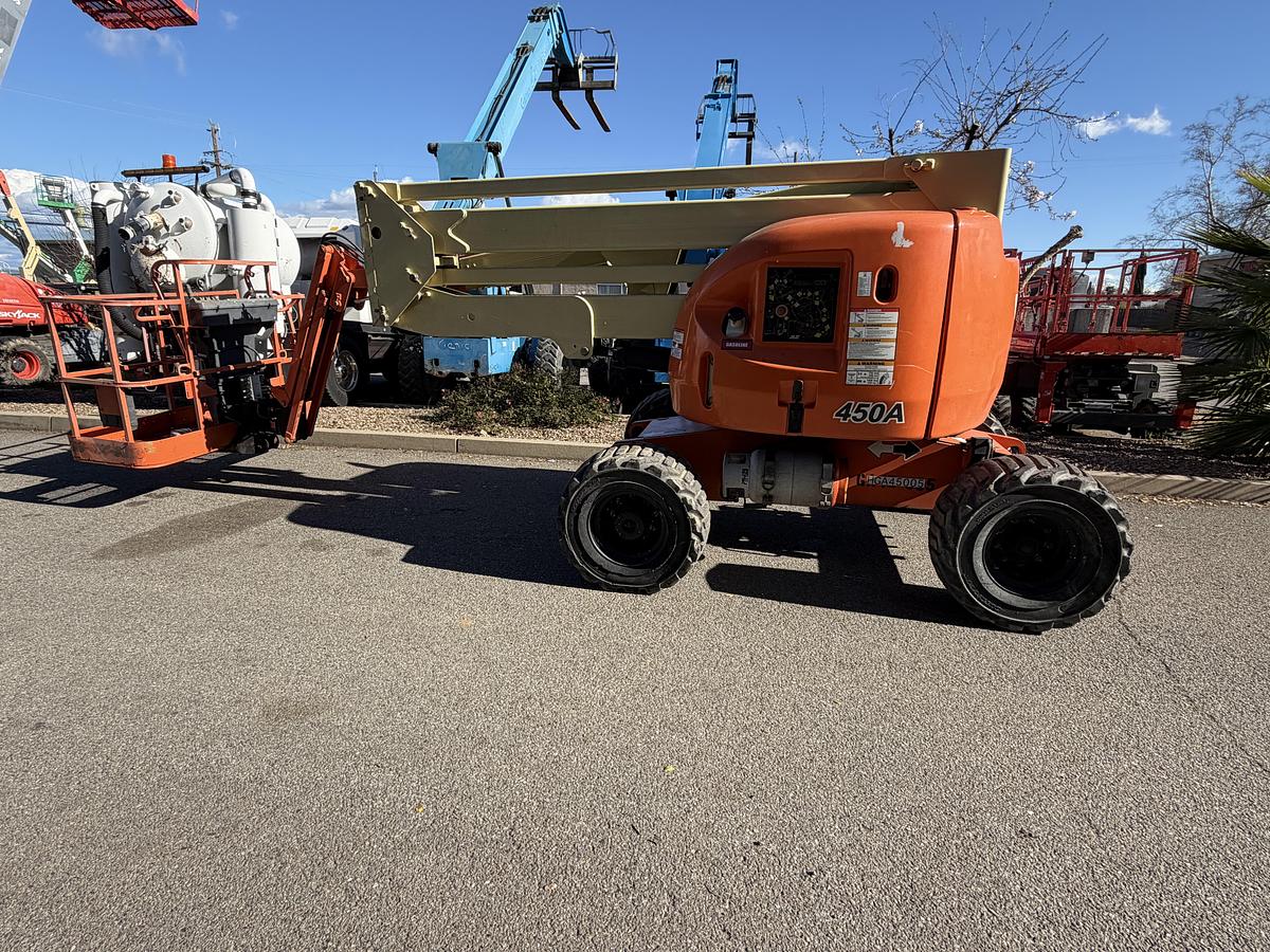 Used 2007 JLG 450AJ