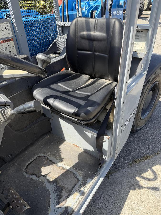 Used 2014 Genie GTH-5519