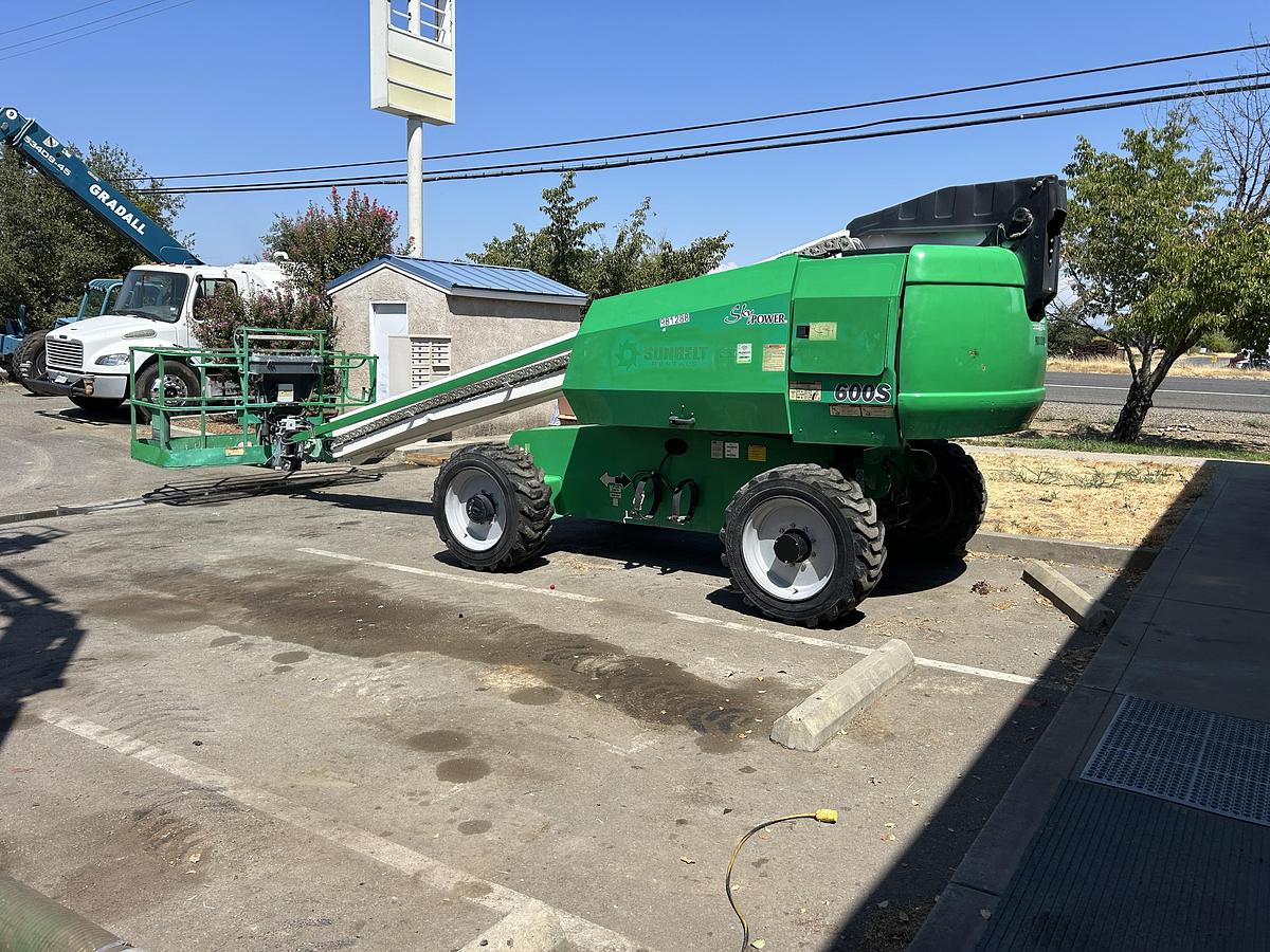 Used 2017 JLG 600S