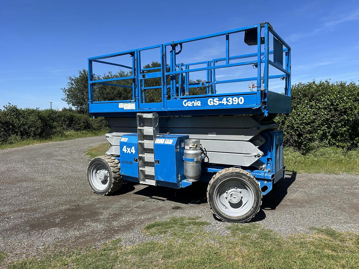 Used 2008 Genie GS-4390
