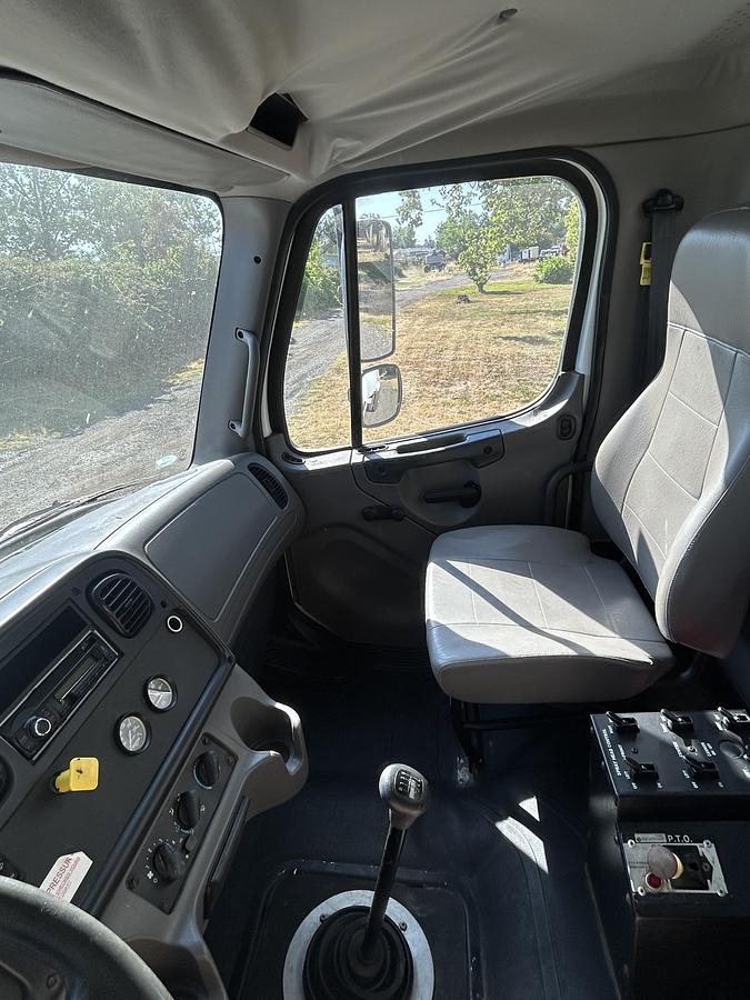 Used 2017 FREIGHTLINER M2