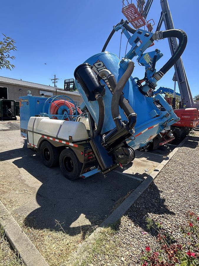 Used 2017 DITCH WITCH FX65