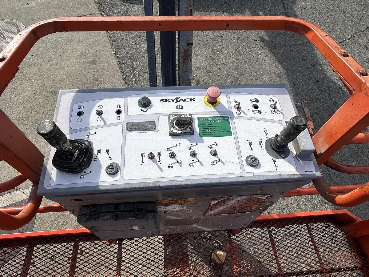 Used 2012 SKYJACK SJ45T